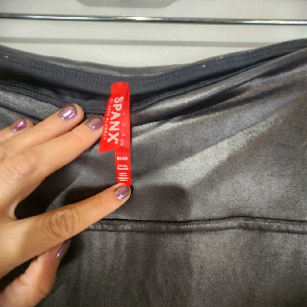 Spanx Women's Sporty Workout Black Leggins Size M - Picture 4 of 8